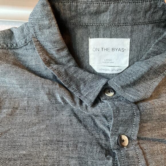 On The Byas Short Sleeve Button Down Shirt size L, Gray, Longer Length - Picture 7 of 9